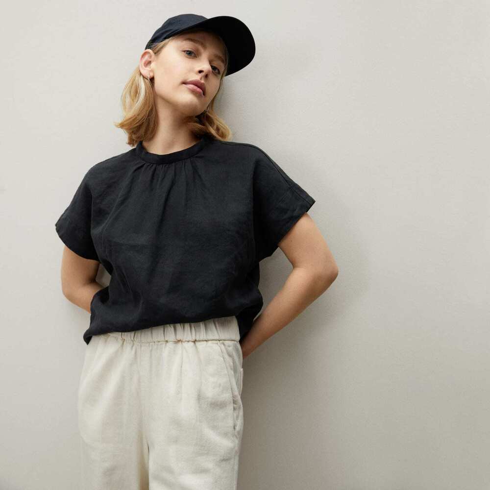 Everlane The Linen Drape Top in Black - Size 8